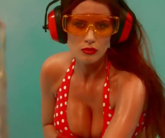 Студенты института авиации станцевали под Satisfaction! Им грозит отчисление! Как их поддерживает страна?