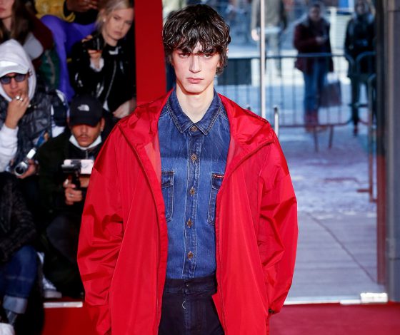 Новые «тимберлэнды», костюмы из кожи и русская модель на показе Off/White