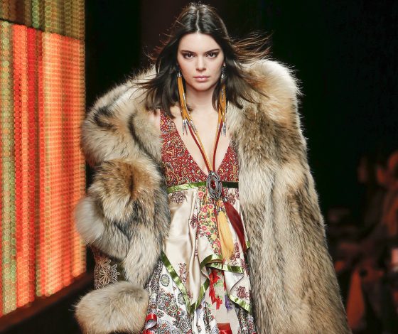 Первый показ Беллы Хадид и Кендалл Дженнер в этом году!