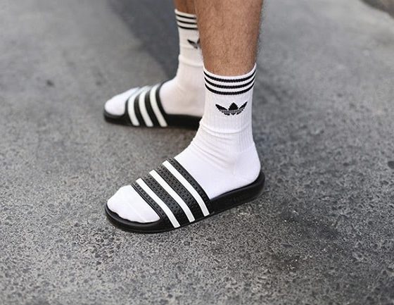 Принять и простить: тапки с носками как у Дэвида Бекхэма и Джастина Бибера