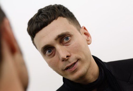 Замена Фиби Файло найдена! Эди Слиман теперь в Celine