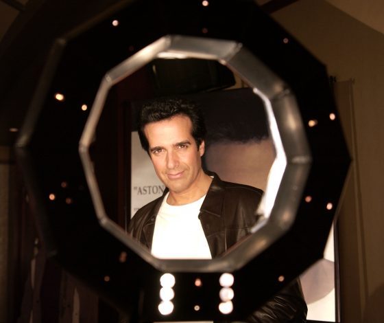 Иллюзиониста Дэвида Копперфильда обвинили в домогательствах 16 женщин