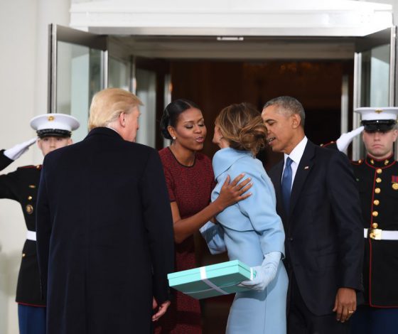 Мишель все рассказала: что было в той коробке от Tiffany, которую Мелания подарила Обаме?