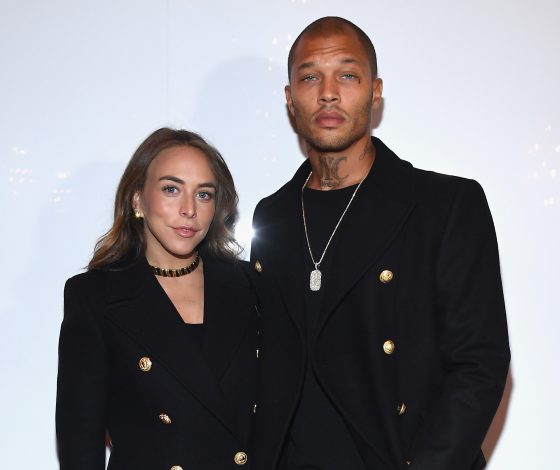 Поклонники в ярости! Что делает беременная Хлоя Грин на яхте?