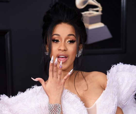 Нам не нравится: звездный маникюр, который ты точно не захочешь повторить