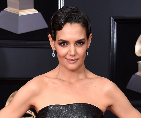 Фото дня: Кэти Холмс едет в метро