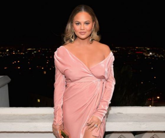 Каблуки не помеха! Беременные звезды, которые ходят на шпильках