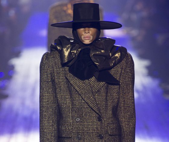 Их не узнать: Винни Харлоу, Кайя Гербер и Тейлор Хилл на показе Marc Jacobs