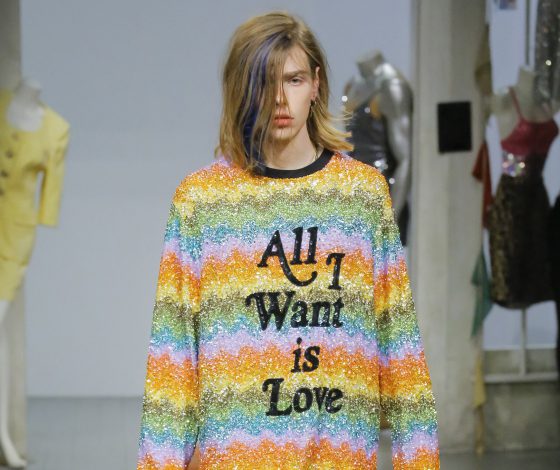 Смотри показ Ashish здесь!