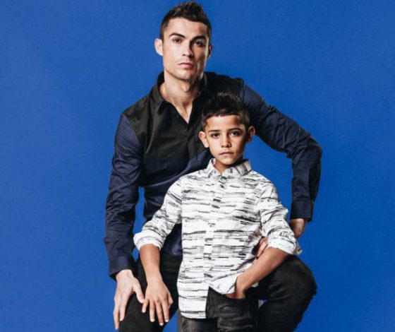 Криштиану Роналду с сыном в новой рекламной кампании. Похожи, правда?