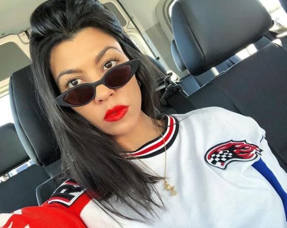 Какое средство от прыщей использует Кортни Кардашьян?