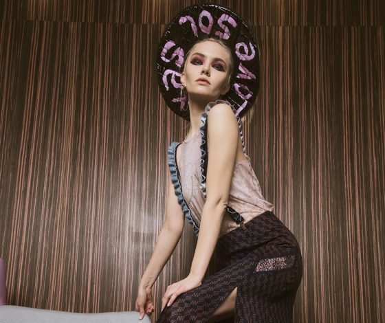 Весенний лукбук SOL Designers в стиле 80-х со строками из любимой песни Джуманджи и Михея