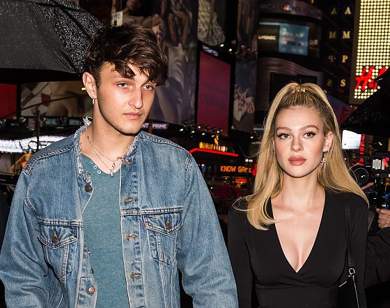 Лучшие! Анвар Хадид и Никола Пельтц не могут перестать целоваться!