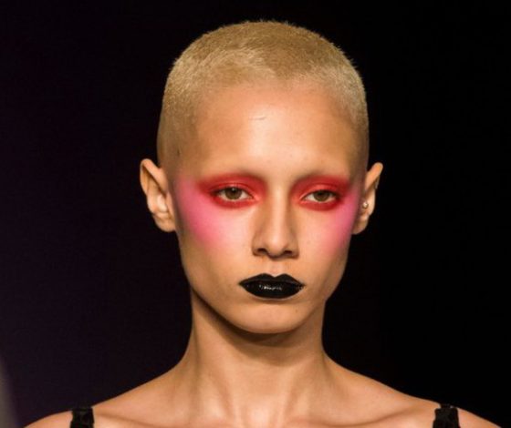 Странные бьюти-тренды Недели моды в Лондоне. Смотри и не повторяй!
