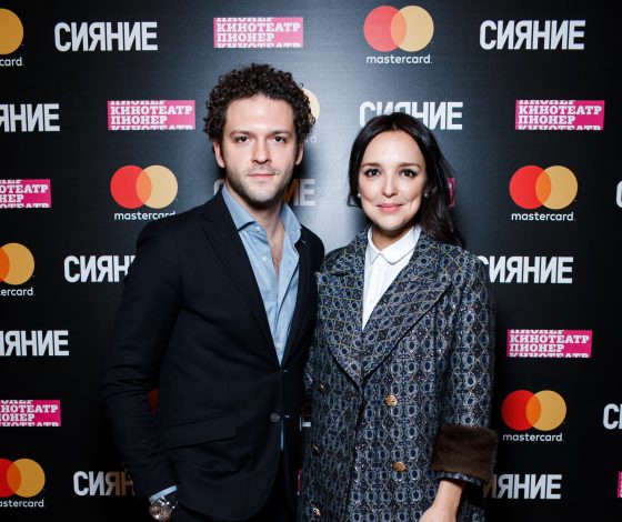 Константин и Алина Крюковы, Лукерья Ильяшенко и Ирина Хакамада на премьере фильма «Сияние»