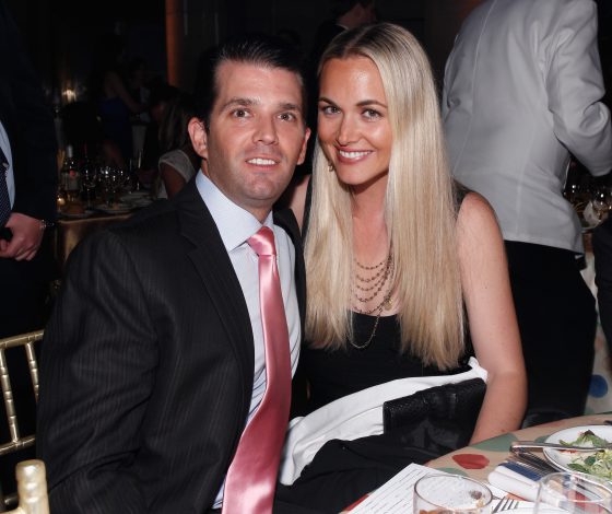 В США госпитализировали невестку Трампа. Она открыла конверт с порошком