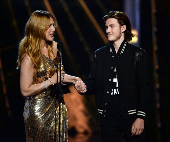 Оказывается, 17-летний сын Селин Дион красавчик. А еще он поет!