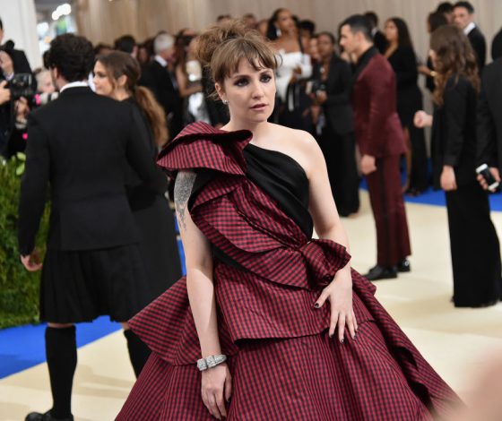 Откровенно. Звезда сериала «Девочки» Лина Данэм рассказала об удалении матки