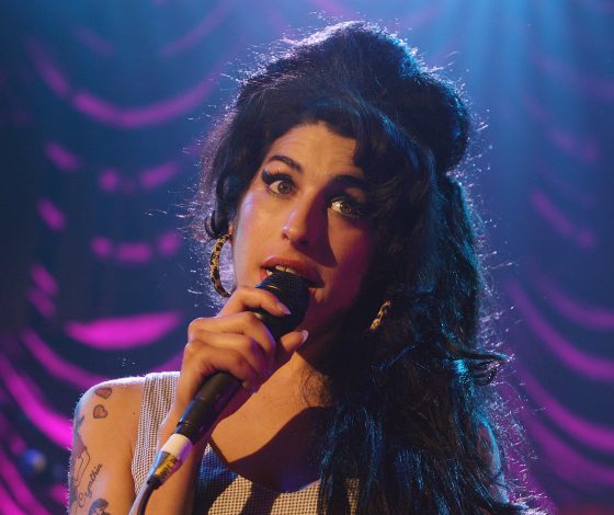 Так трогательно! Опубликована неизданная песня Эми Уайнхаус