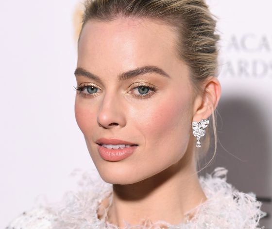 Как сделать дневные смоки-айс? Вдохновляемся Марго Робби