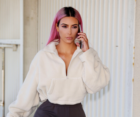 Мы же уже все видели! Голая Ким прикрывается медведем