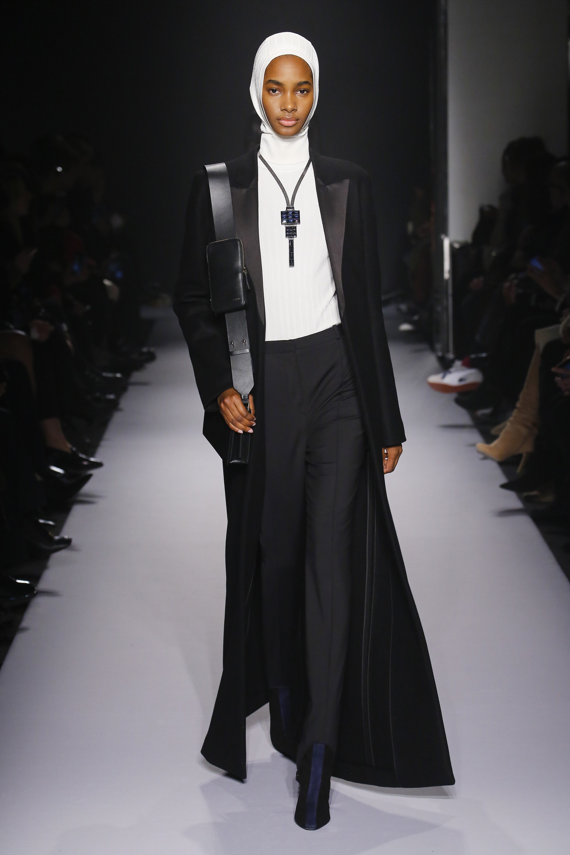 Смотри показ Lanvin здесь!