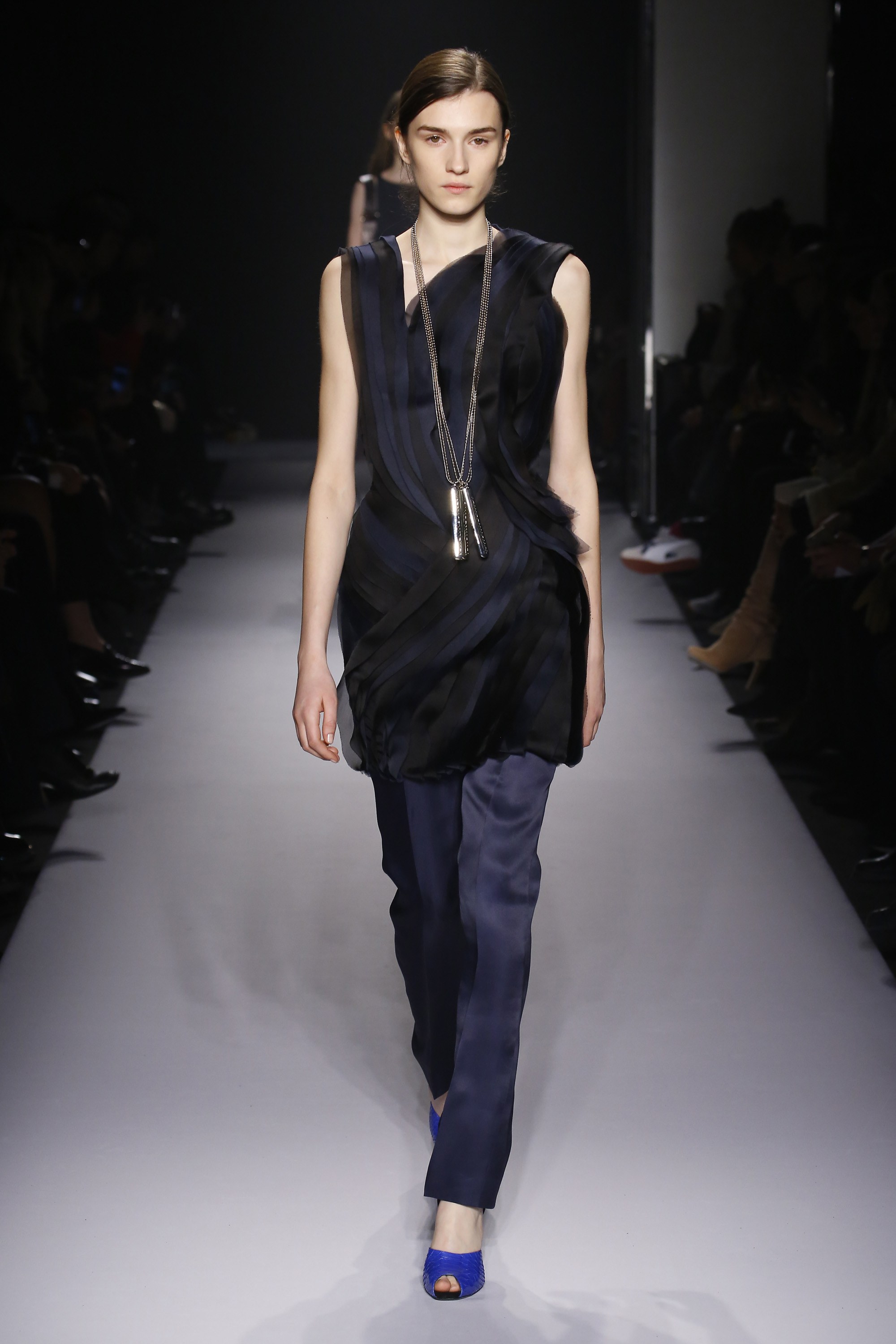 Смотри показ Lanvin здесь!
