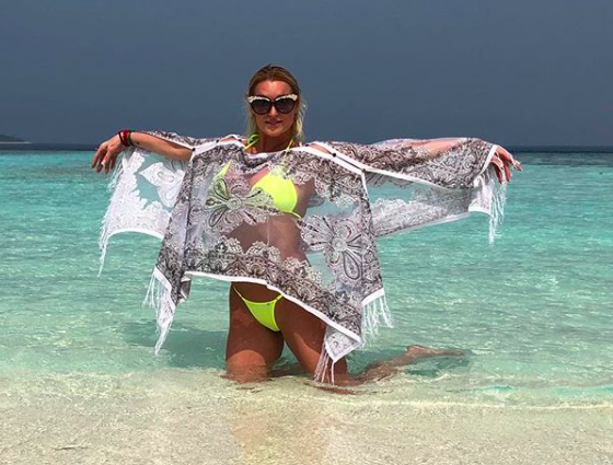 Анастасия Волочкова закрыла комментарии в Instagram и показала нового мужчину