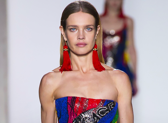 Наталья Водянова открыла показ Versace