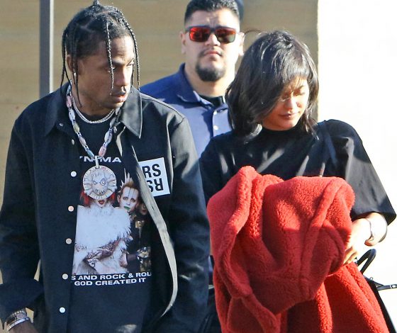 Подарок Трэвиса? У Кайли Дженнер новая Ferrari за $1.4 миллиона!