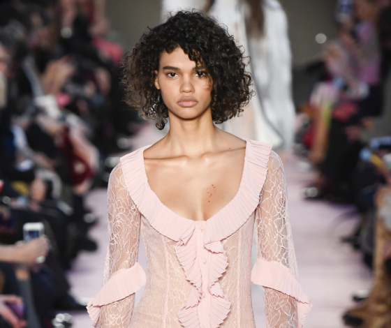 Смотри показ Bluemarine здесь!