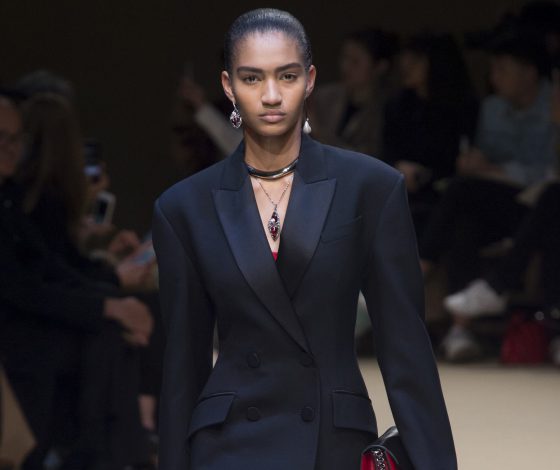 Смотри показ Alexander McQueen здесь!