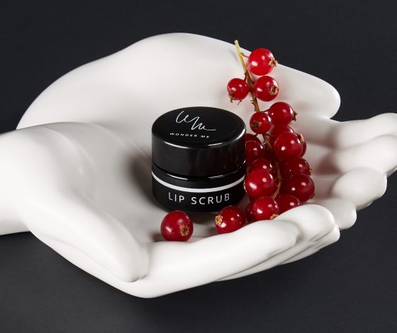 Зачем нужны скрабы для губ?