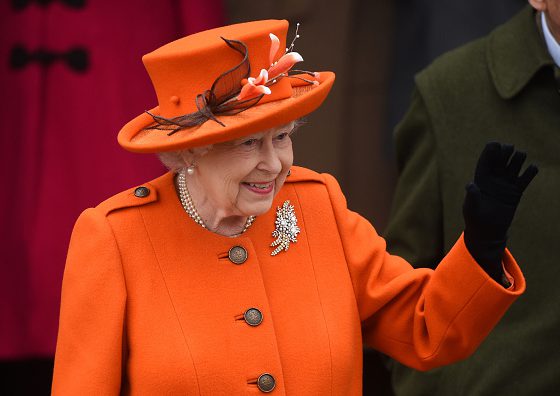 «Мы добьемся успеха, и настанут лучшие дни»: королева Елизавета II выступила с официальным обращением из-за эпидемии коронавируса