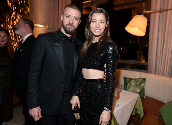 Такие милые: Джастин Тимберлейк и Джессика Бил на прогулке