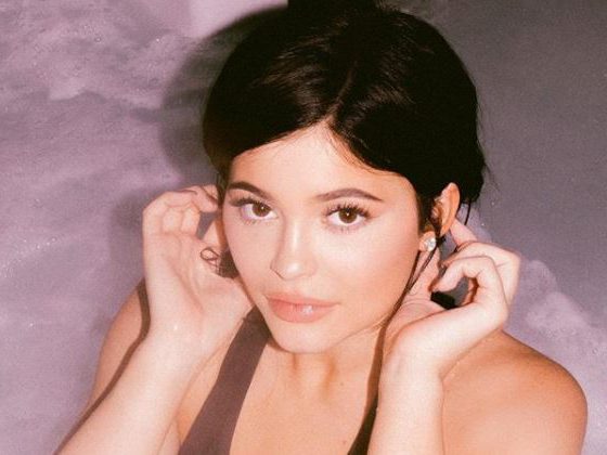 Кайли Дженнер сделала первое селфи с дочкой!