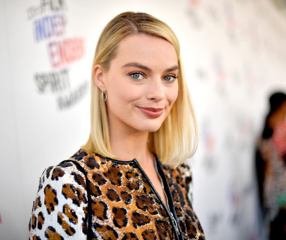 Марго Робби, Эмили Ратаковски и Роберт Паттинсон на премии Independent Spirit Awards