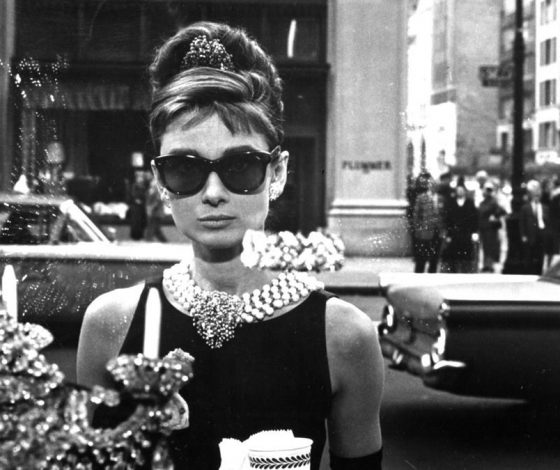 В память Юбера де Живанши. Топ-15 легендарных платьев дизайнера