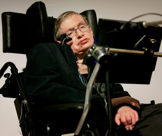 Великий физик Стивен Хокинг скончался в возрасте 76-ти лет