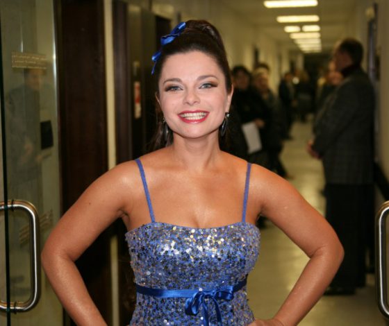 В день рождения Наташи Королевой вспоминаем ее самые смешные прически!