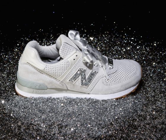 New Balance выпустили кроссовки со стразами Swarovski