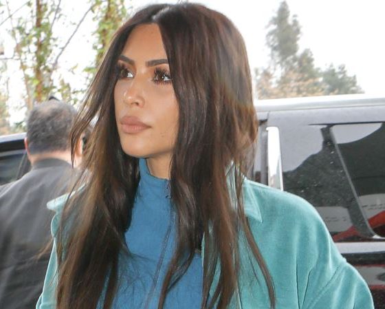 Заботливая мама. Ким Кардашьян спешит в детский магазин