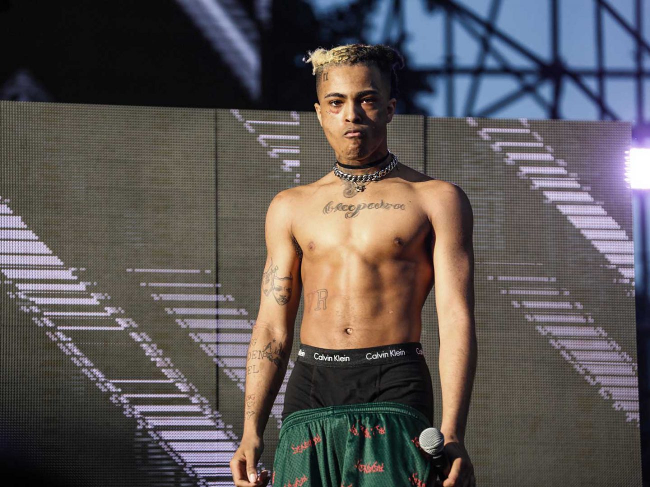 Фото рэпера xxxtentacion