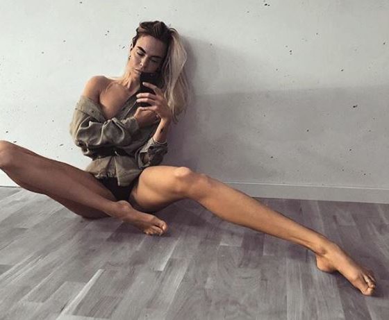 Вот это ноги! Шведка покоряет Сеть своими фото