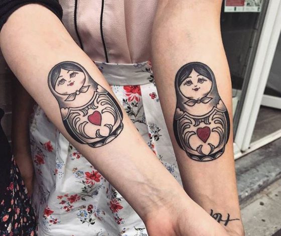 Топ парных татуировок. Какие сделать лучшим друзьям?