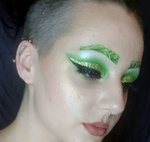 Макияж со Шреком на бровях. И смешно, и страшно!