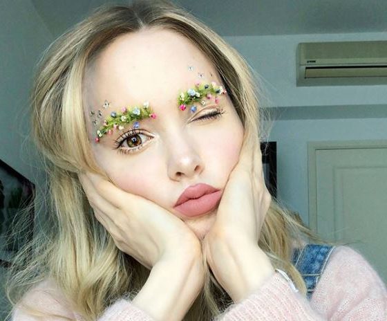 Дачники оценят! Брови-клумбы, глаза в ромашках и ногти с икебаной