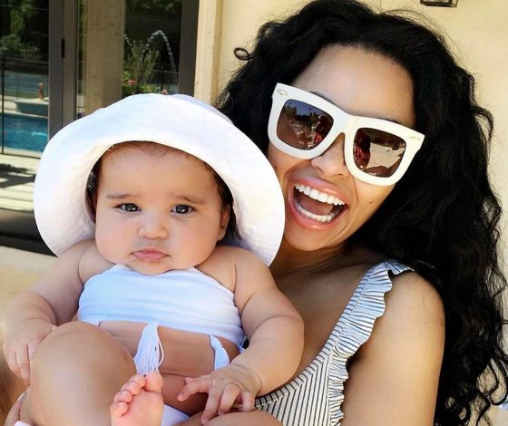 У дочери Блэк Чайны розовые волосы! А ведь ей всего 1,5 года!