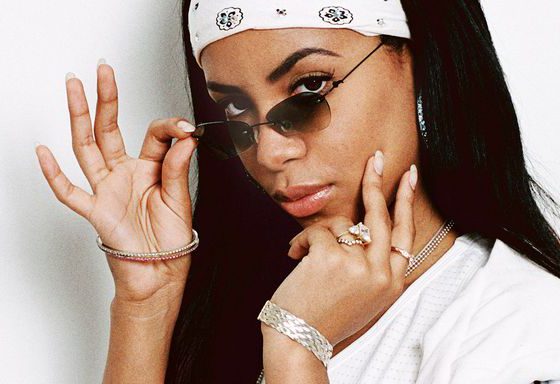 M.A.C выпускает косметику с певицей Алией, которая погибла в 2001-м