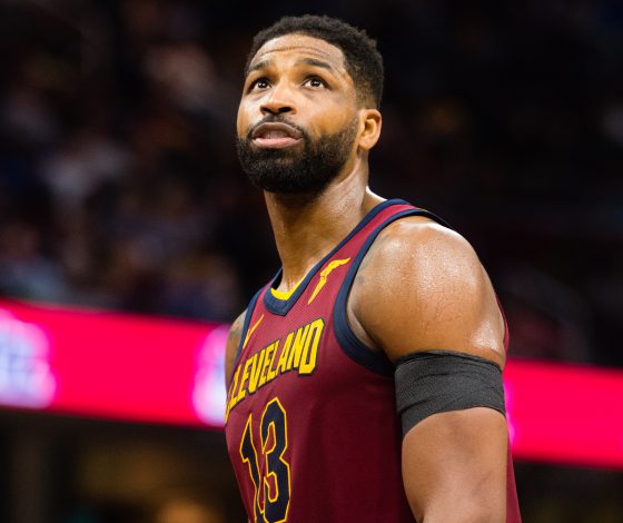 Ну как так-то? Тристан Томпсон игнорирует бывшую девушку и их общего сына